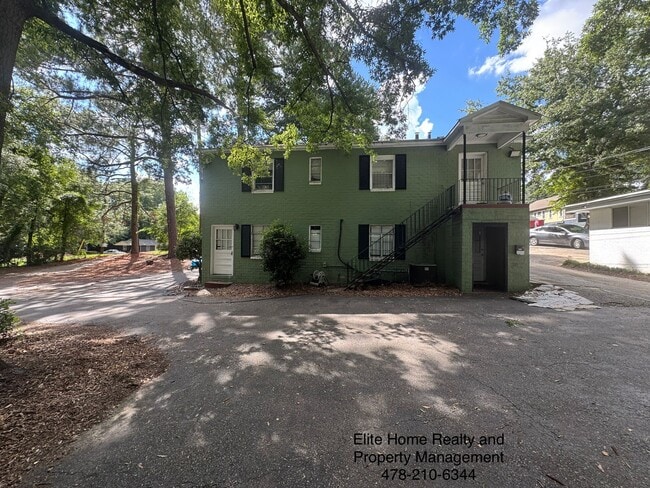 Photo - 290 Clisby Pl