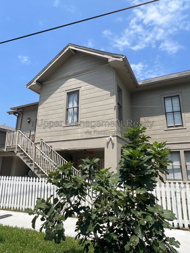 Photo - 540 Lowerline St