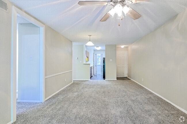 2BR, 1BA - 900SF - Living Area