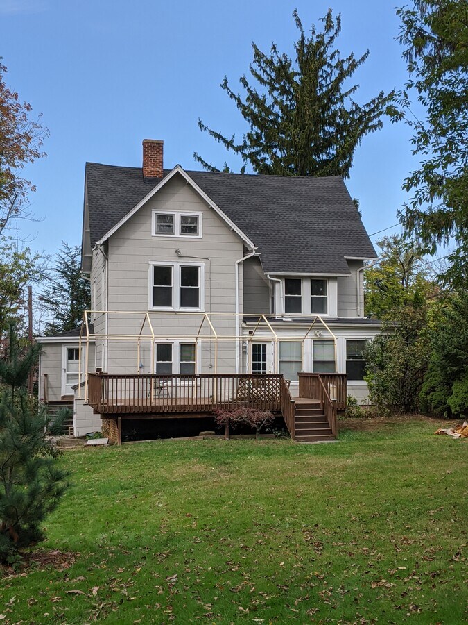 Photo - 294 Pompton Ave Casa