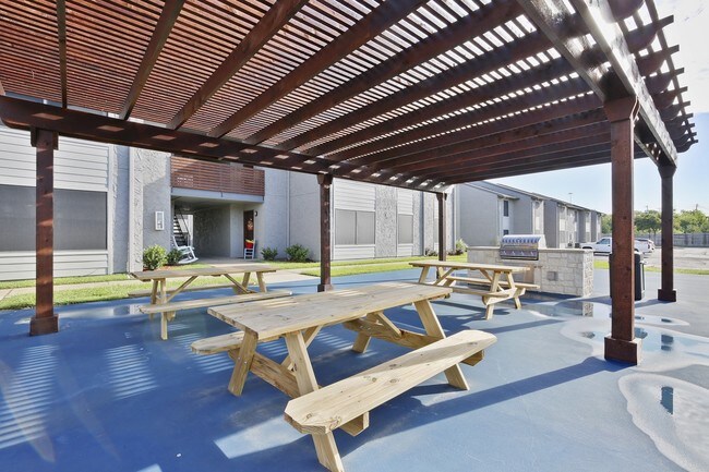 Photo - Briar Cove Apartments