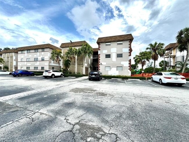 Building Photo - 2471 SW 82nd Ave Unit 210 Rental