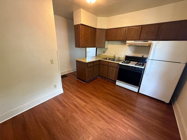 Building Photo - 1812 Madison St Unit #2