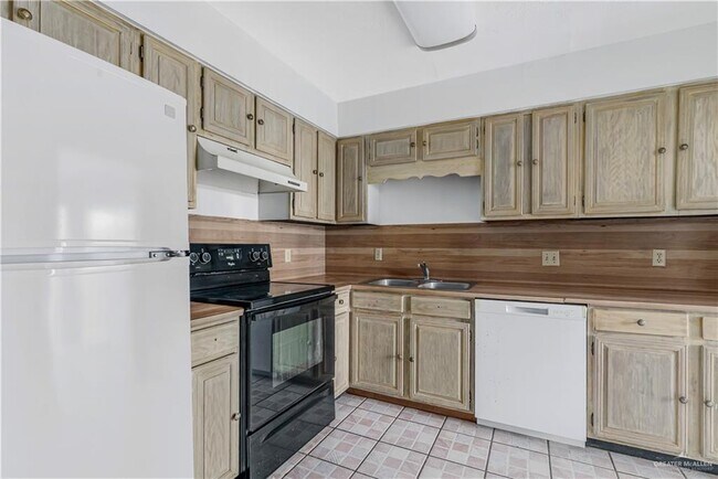 Photo - 18 E Samano St Unidad 3