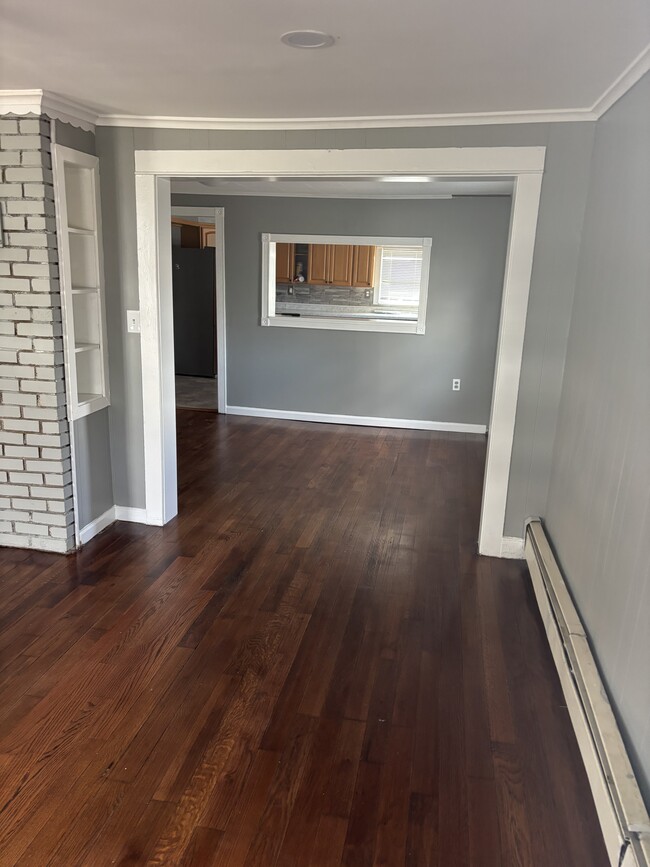 Photo - 17 Tennent Ave