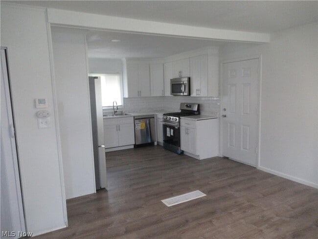 Photo - 1462 Harvard Dr