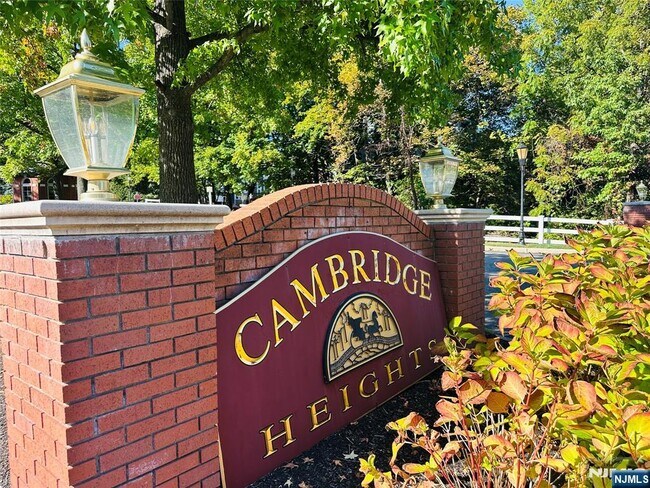 Photo - 372 Cambridge Dr Unit 372