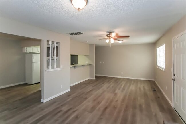 Photo - 916 Clear Creek