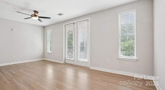 Photo - 4010 Waiting St