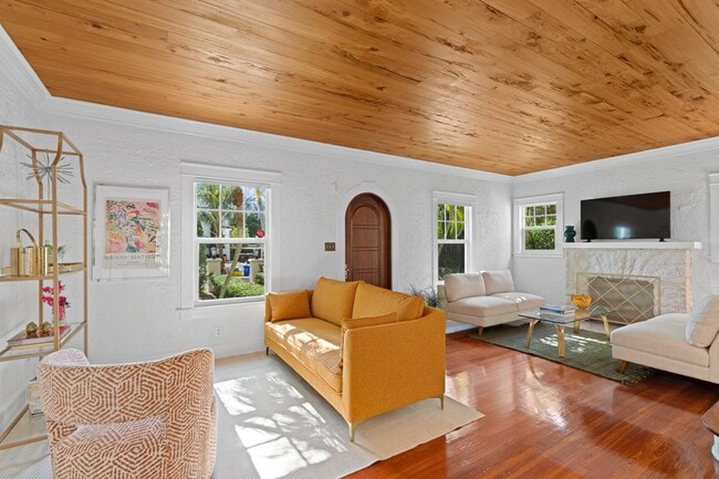 Photo - 727 Claremore Dr