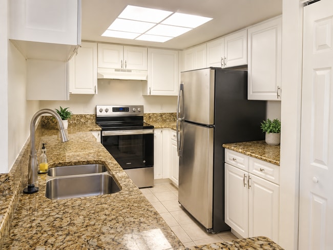 Photo - 1400 Crestwood Ct S Unit 1407
