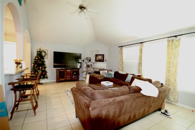 Photo - 18118 Yellowstone Trail