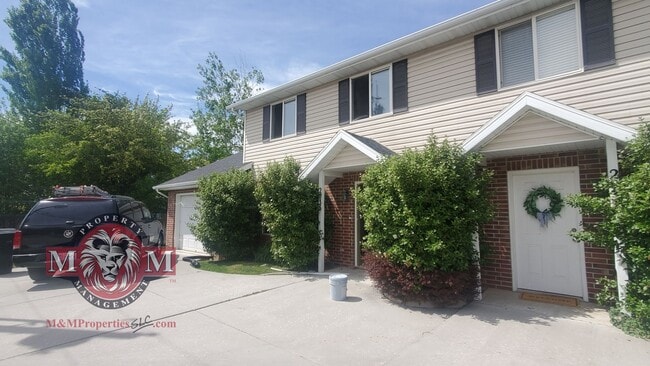 Photo - 2 Bd 1.5 Bath Duplex in Milcreek