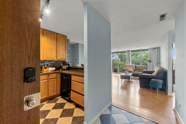 Photo - 5820 Oakwood Dr