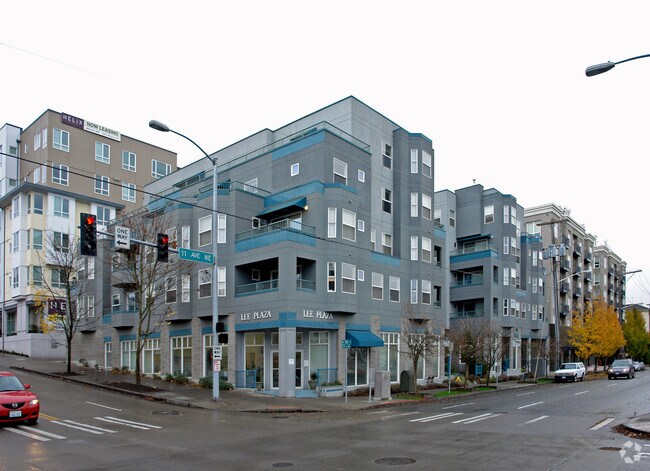 Photo - Lee Plaza Apartments
