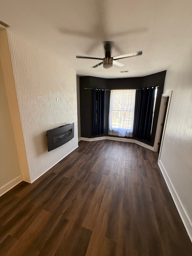 Photo - 6833 S Calumet Ave