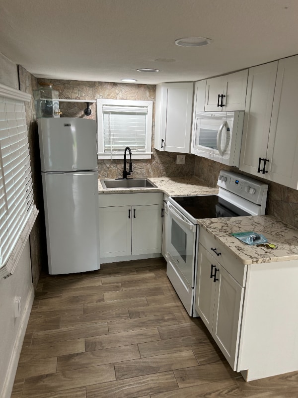 Photo - 7437 Walnut St
