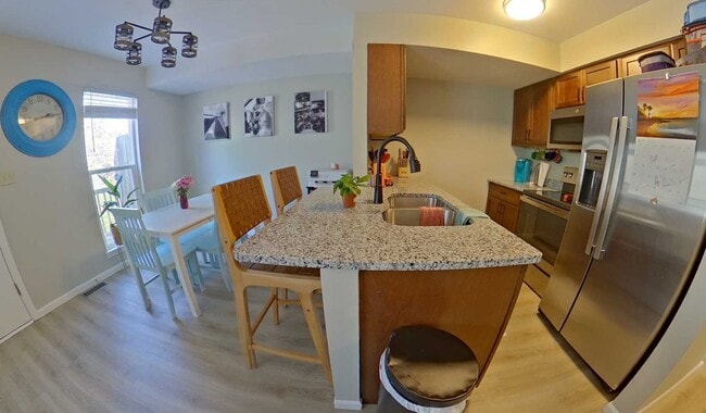 Building Photo - Updated Home + Walk-In Closets + Gas Fireplace | Available April 7th!