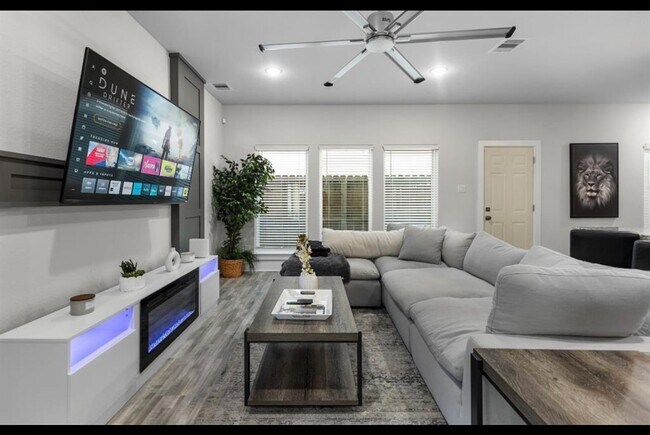 Photo - 4681 Bellfort Ave