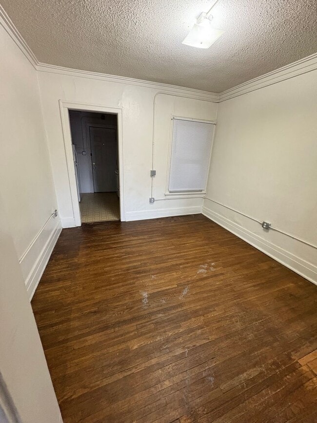 Photo - 608 Wellington St Unit A3