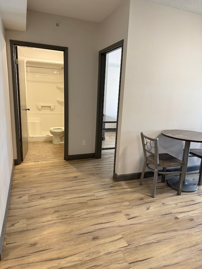 Photo - 258A-258A Sunview St