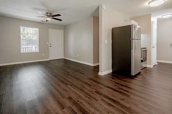 Photo - 1544 Holland Ave