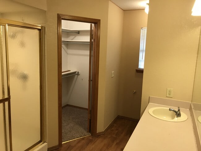 Photo - 3 bed 2 bath in Moore Schools! Fresh paint and updates throughout!