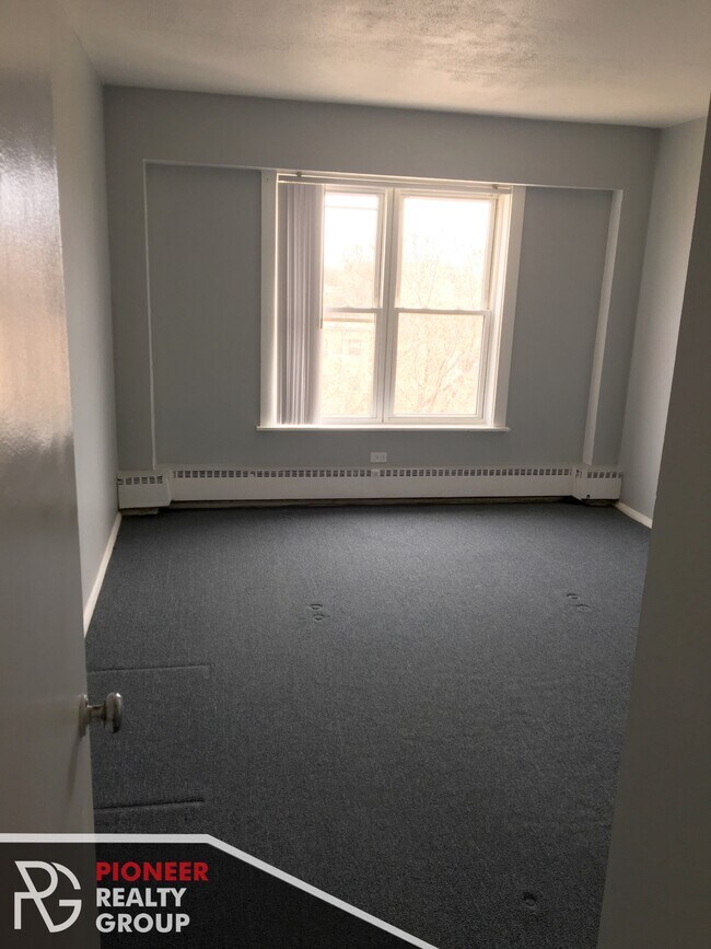 Photo - 7333 N Ridge Blvd