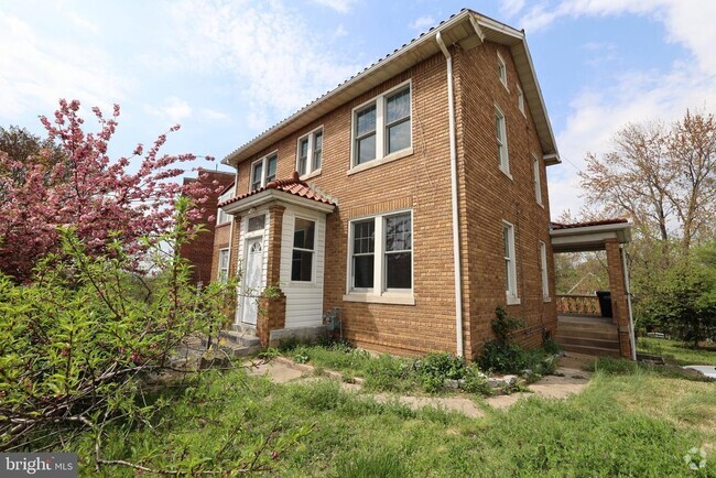 Building Photo - 2826 Pennsylvania Ave. SE Rental