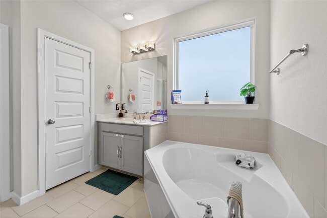 Photo - 18619 Greenwood Mdw Trl