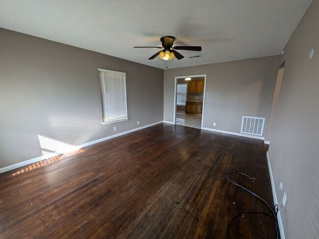 Photo - 3486 Westmoreland Ave