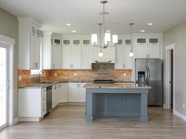 Photo - 3 bedroom, 2 bathroom Saratoga Springs Home