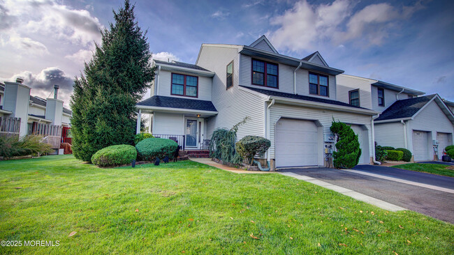 Building Photo - 141 Chestnut Way Unit 14-1