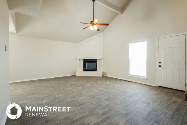 Photo - 725 Lapwing Rd