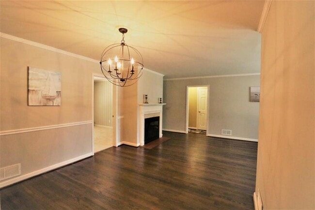 Photo - 6075 Harleston Rd NE