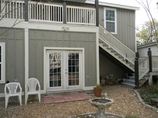 Building Photo - 2423 Avenue L Unit Rear