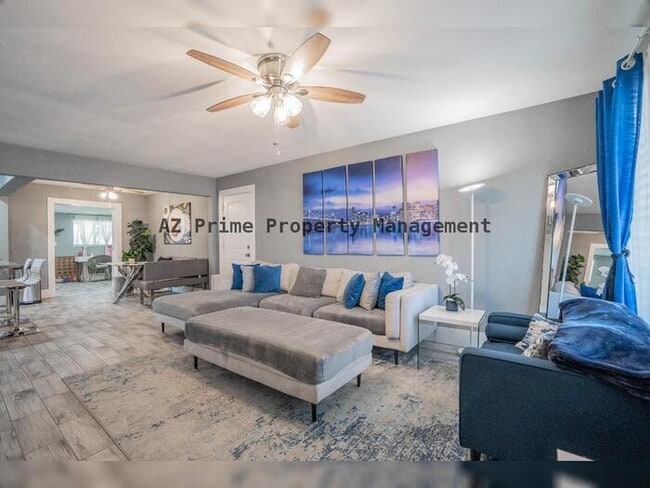 Photo - 1942 W Indianola Ave