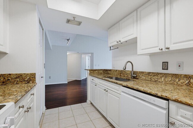 Photo - 400 Crestwood Ct N Unit 417