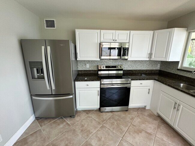 Photo - 17 Tara Lakes Dr E