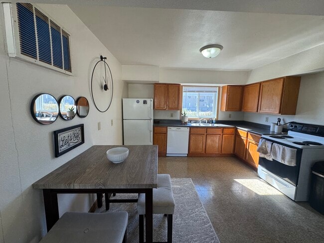 Photo - 1016 W 20th St Unidad 1016