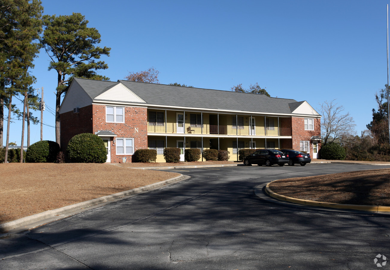 Photo - Carteret Court Apartments