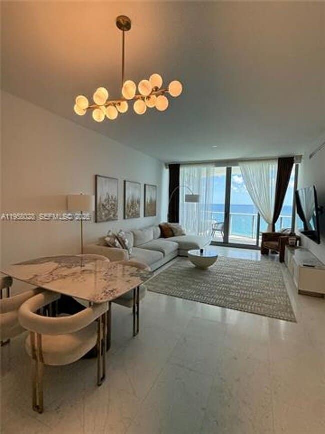 Building Photo - 15701 Collins Ave Unit 15701 Collins Ave appt 1703