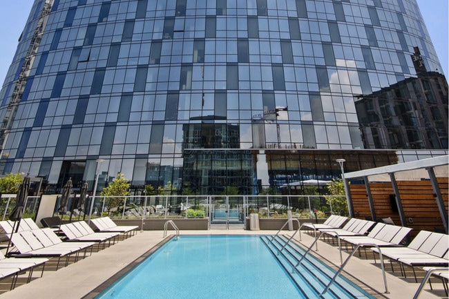 Building Photo - 727 West Madison