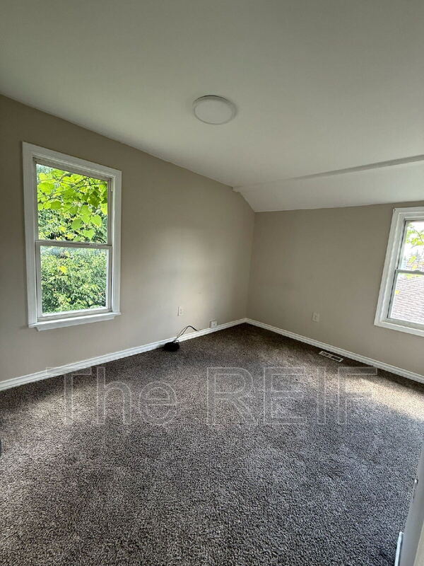 Photo - 14732 Woodmont Ave