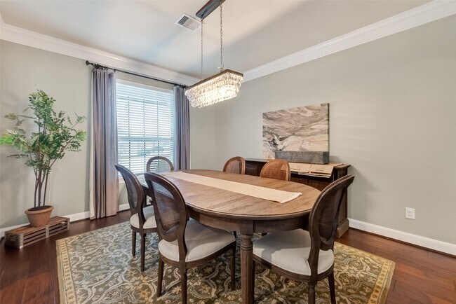 Photo - 10 Cayuga Pond Ct