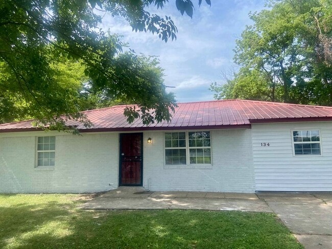 Photo - 134 S Gosnell St House