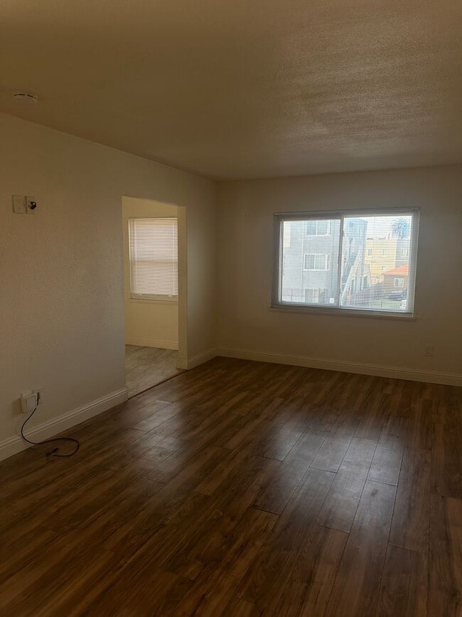 Photo - 6614 Bancroft Ave Unit #6616