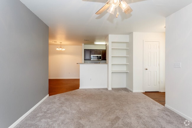 2BR, 1BA - Bradford