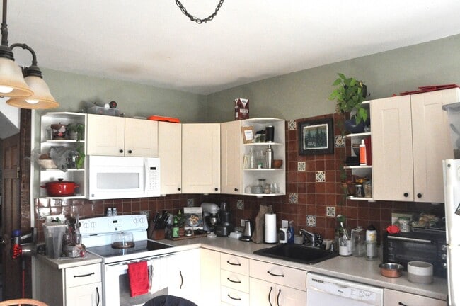 Photo - 236 E Hector St Unit Apt A