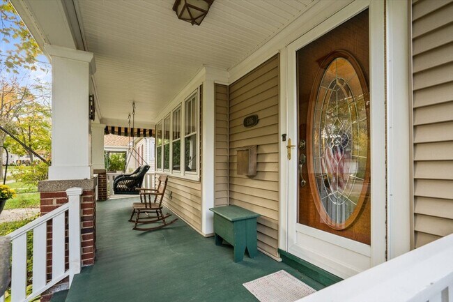 Photo - 1316 E Lake Bluff Blvd